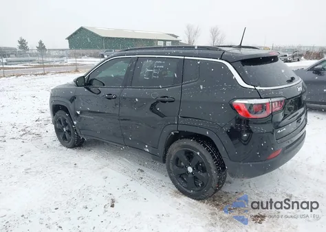 2020 Jeep Compass Latitude 4X4 z USA, uszkodzony, nr VIN 3C4NJDBB6LT143146
